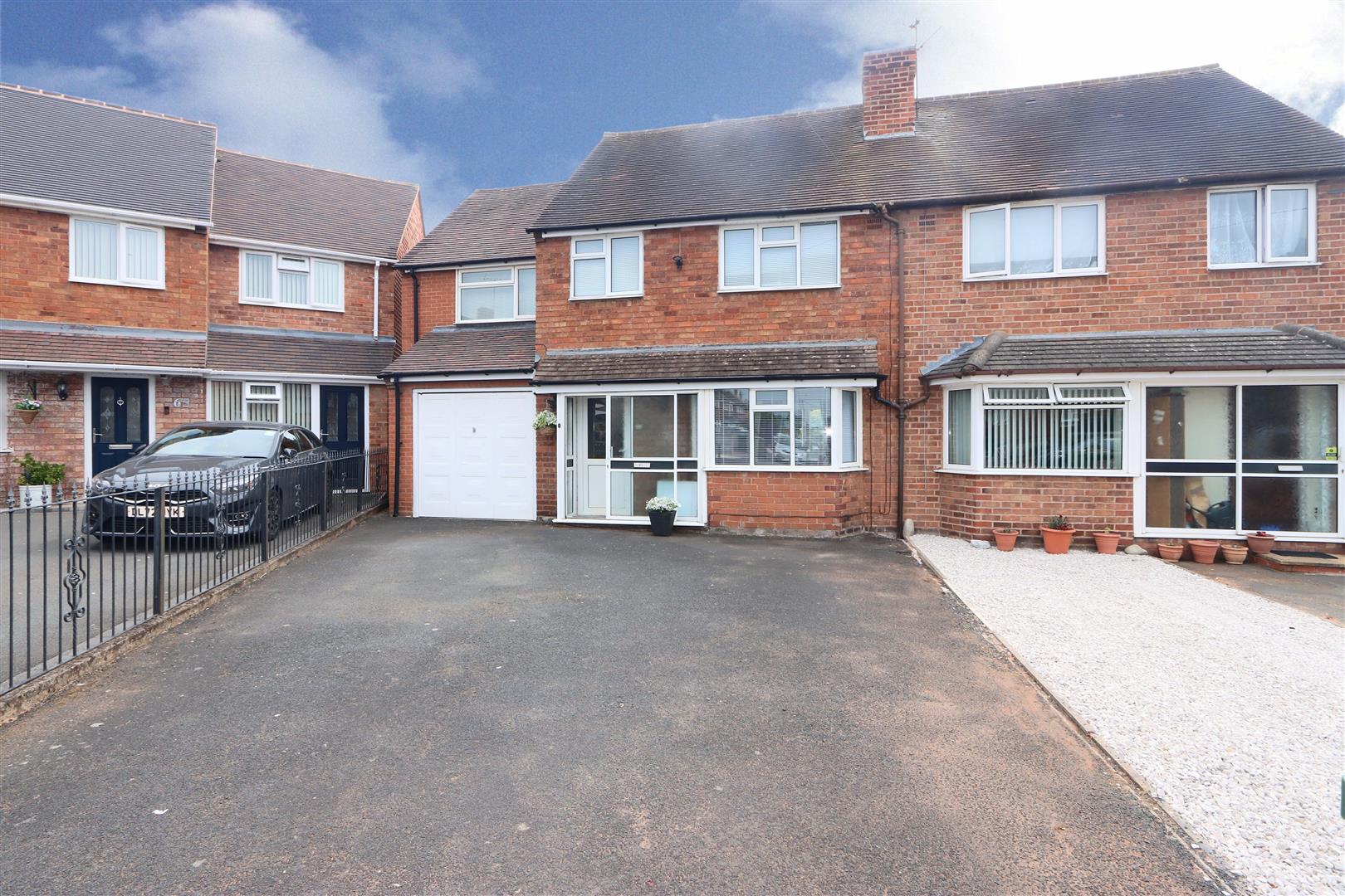 4 bed property in Rosemary Road, Kidderminster